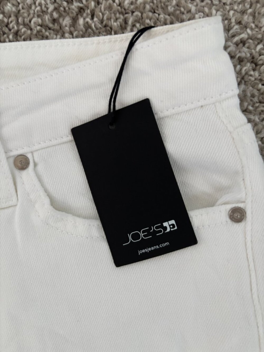 Joe's White High Rise Crop Jeans with Frayed Bottoms - Size 29 - New With Tags